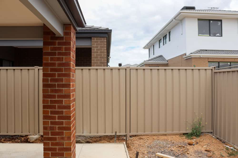 What Are My Rights When My Neighbor Owns the Wall I Want to Paint Sidcup?